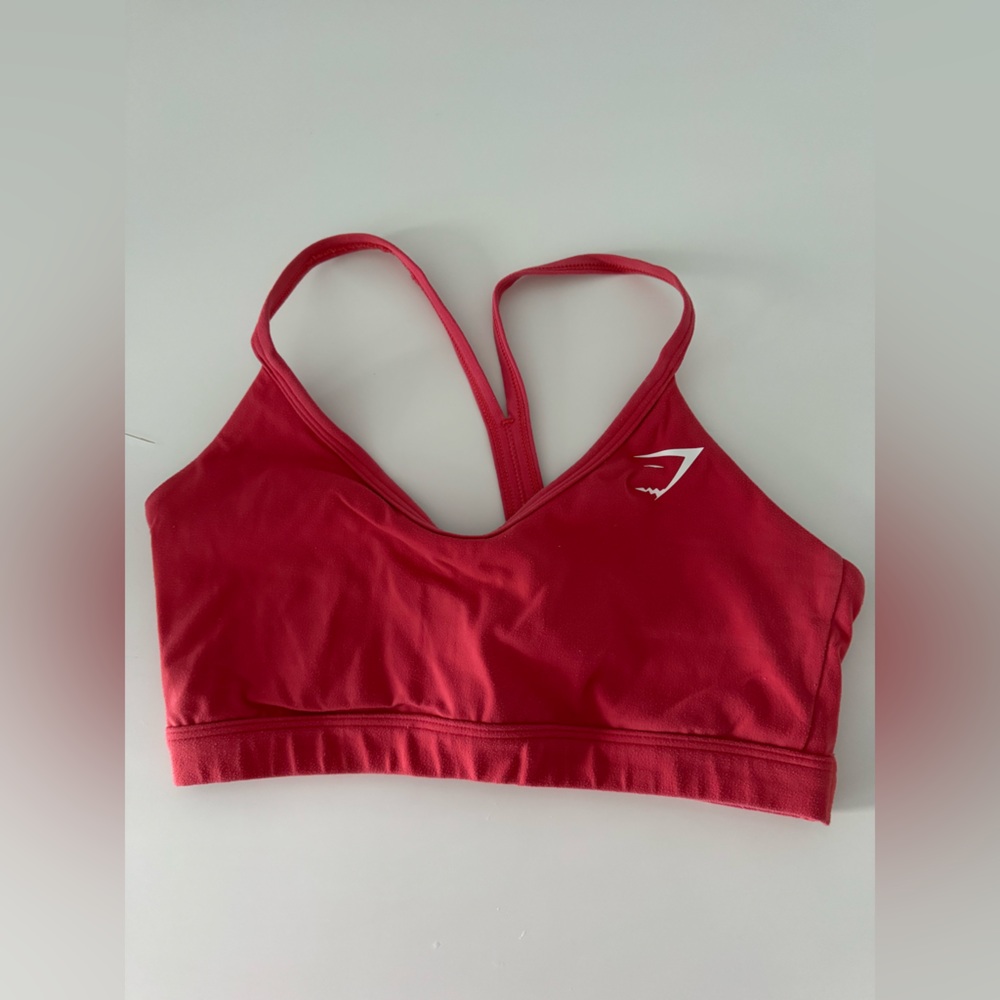 GYMSHARK V NECK SPORTS BRA RED SIZE SMALL